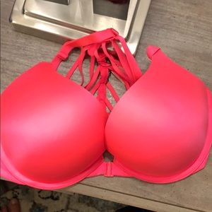 N.W.T Victoria’s Secret Bombshell bra